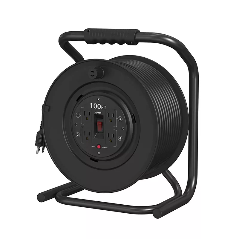 4 udtag Plastledningsrulle 100ft