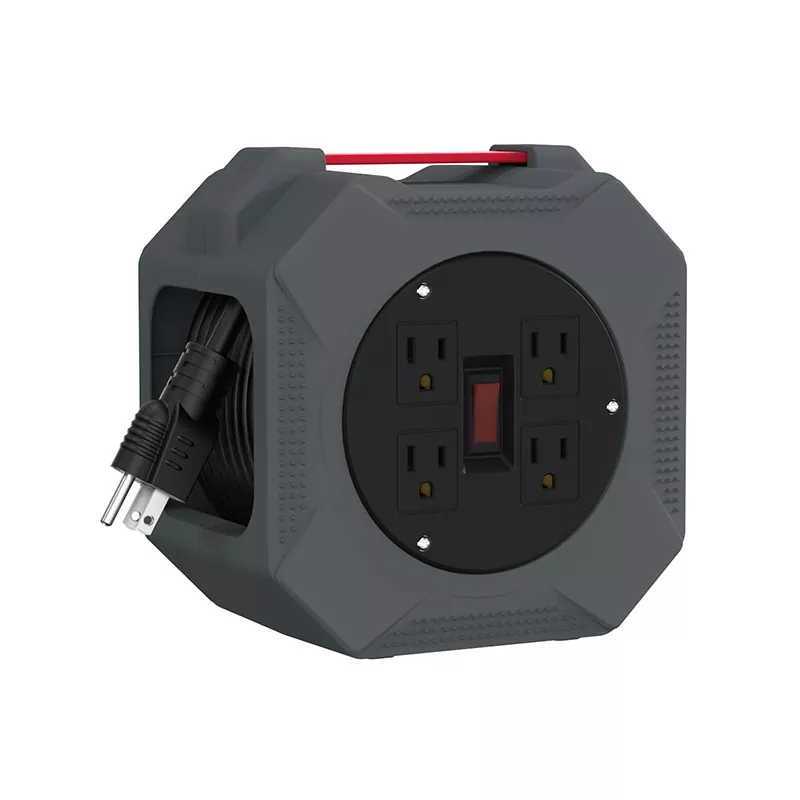 4 udtag Plastledningsrulle 30 fod 4 udtag Plastledningsrulle 30 fod